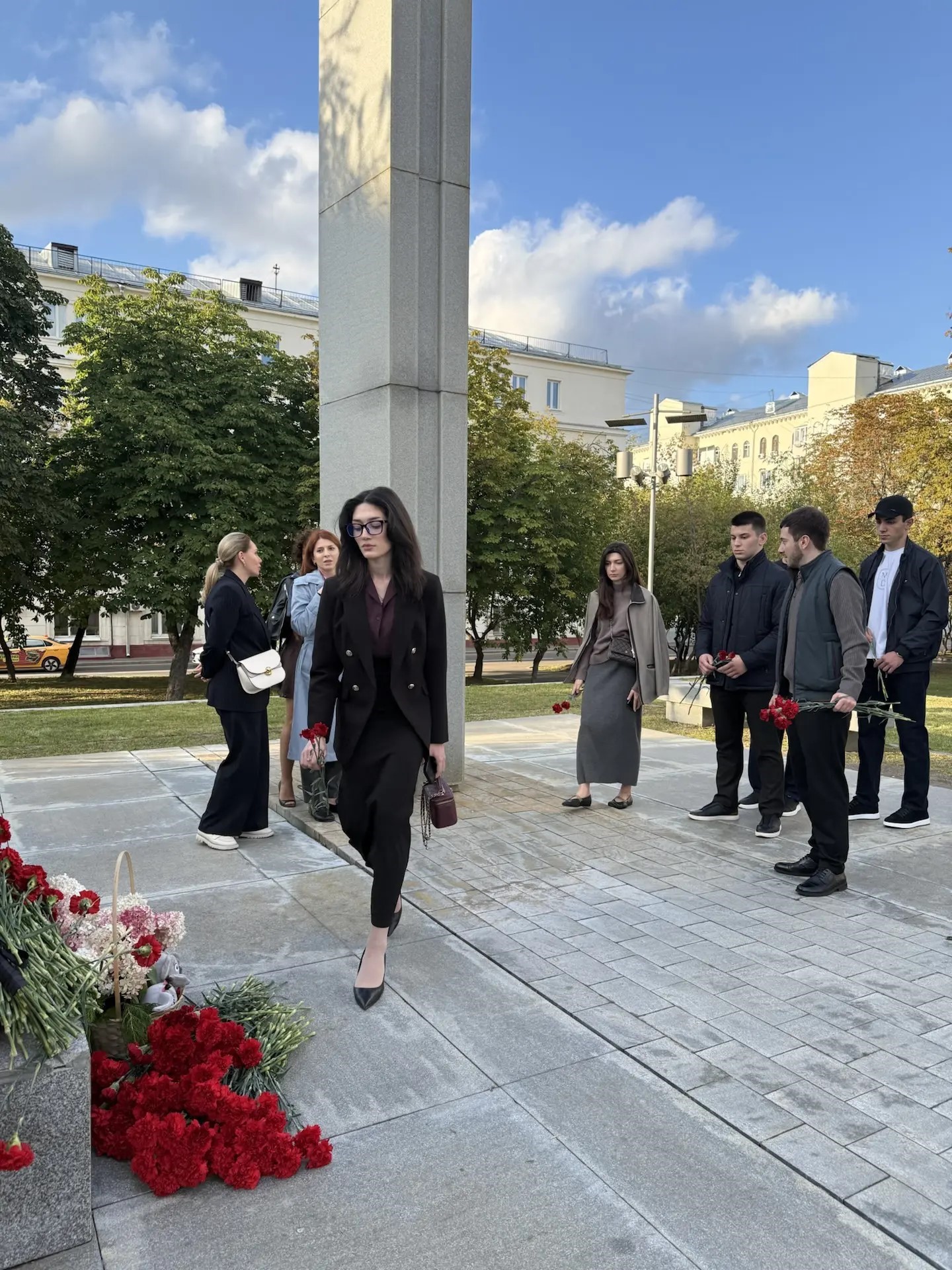 Постпредство Дагестана приняло участие в памятной акции у мемориала жертвам теракта на Дубровке